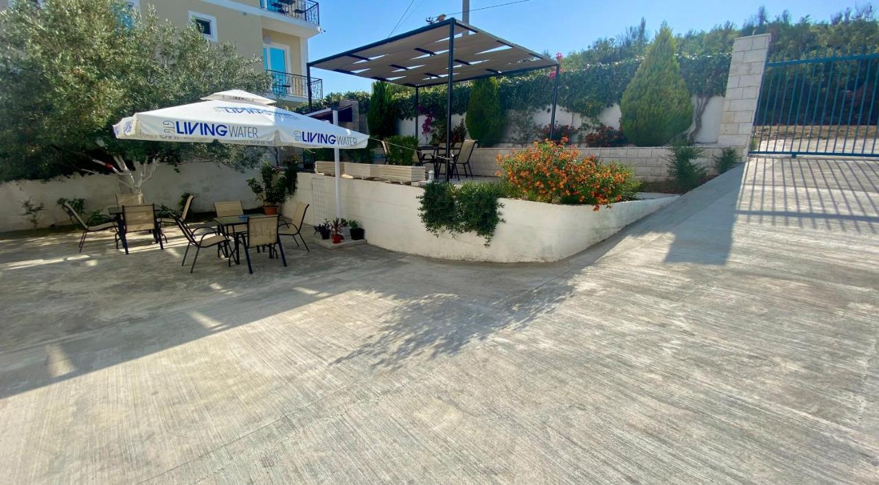 Hotel Vila Ali Ксамил Экстерьер фото